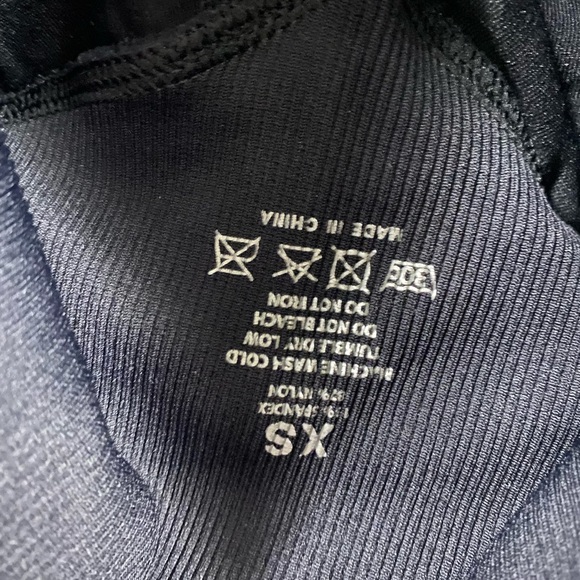 Australia’s velocity leggings - Picture 3 of 3